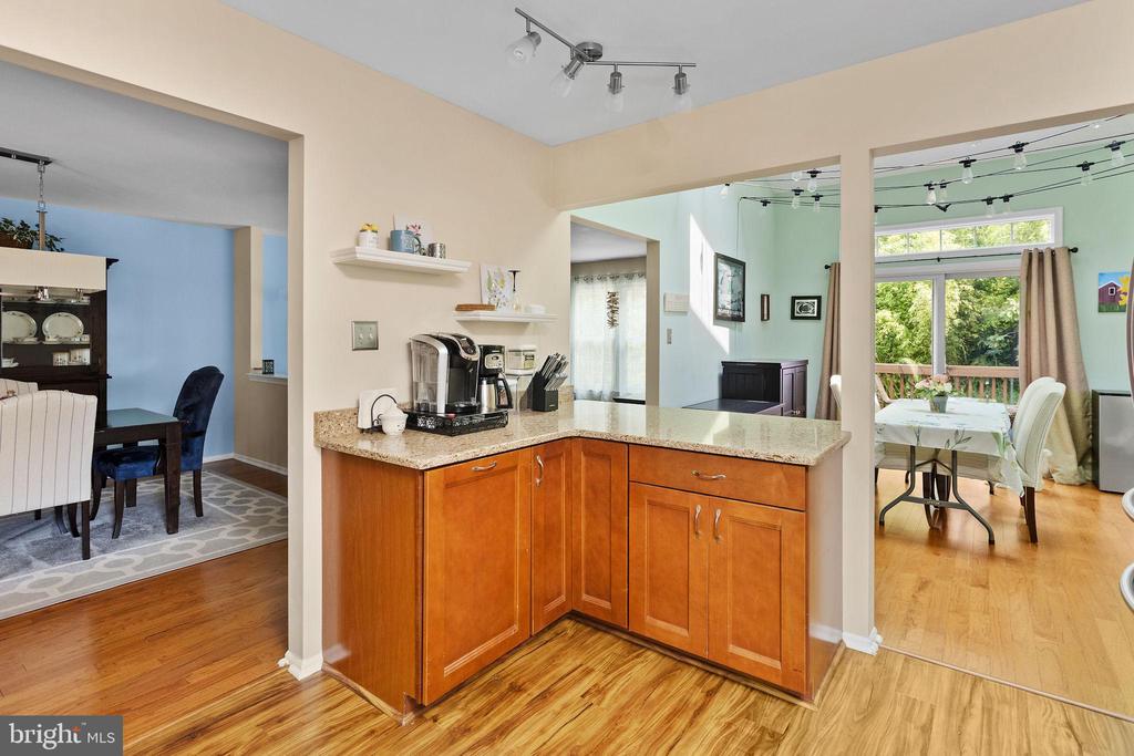 220 BROMLEY PLACE