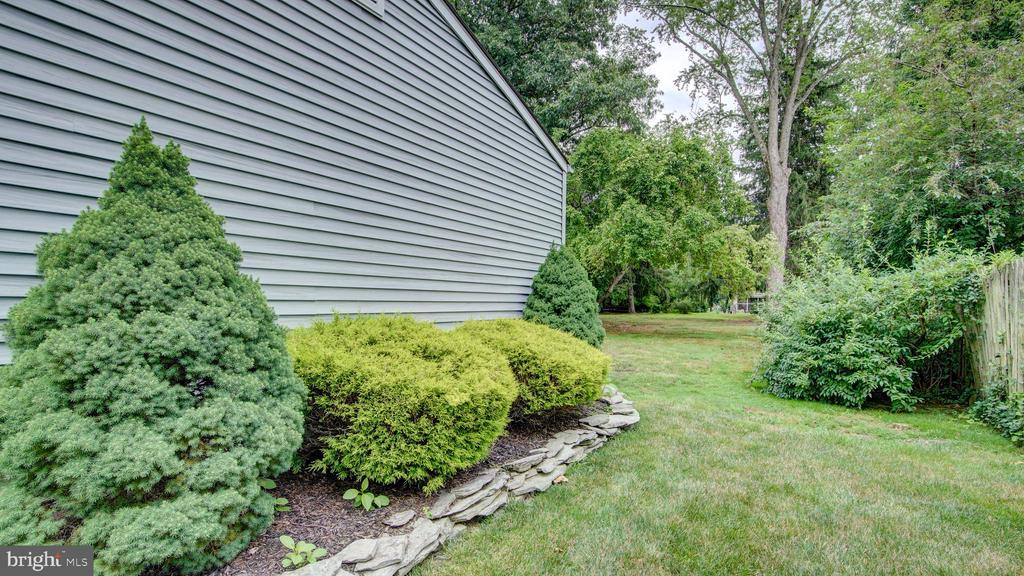 10 CORNWALL DRIVE