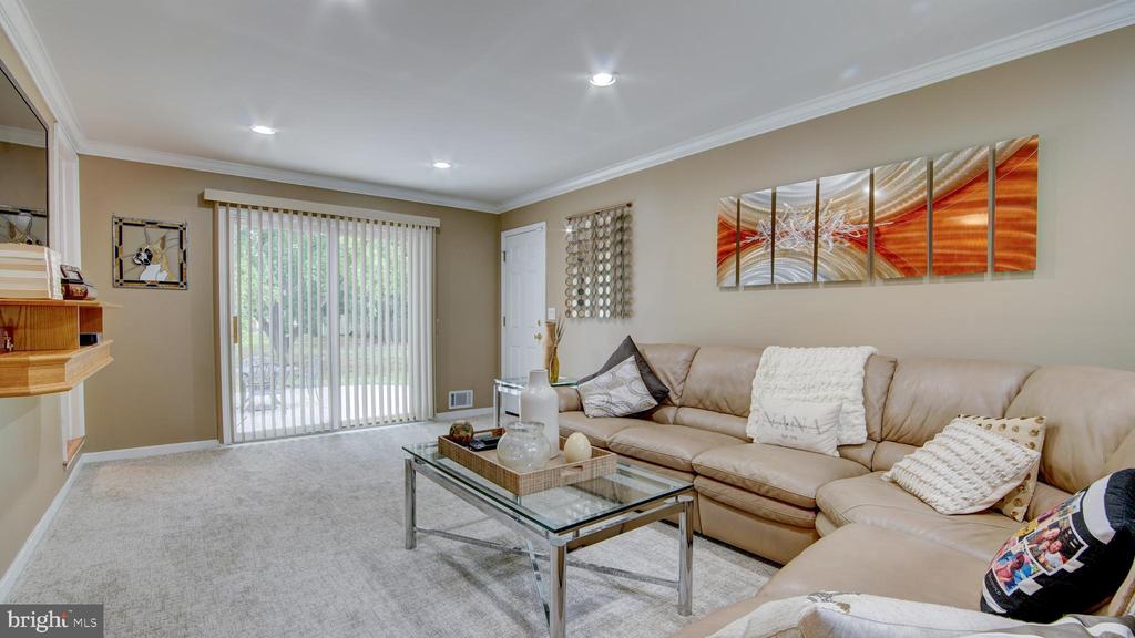 10 CORNWALL DRIVE
