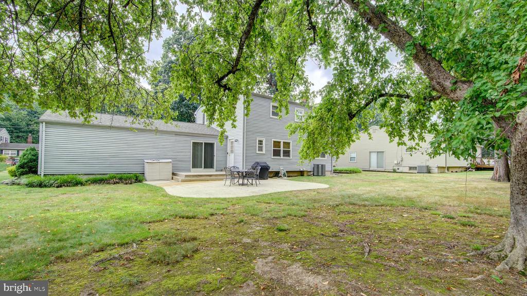 10 CORNWALL DRIVE