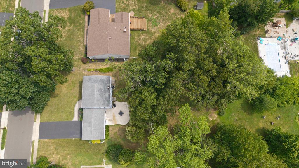 10 CORNWALL DRIVE
