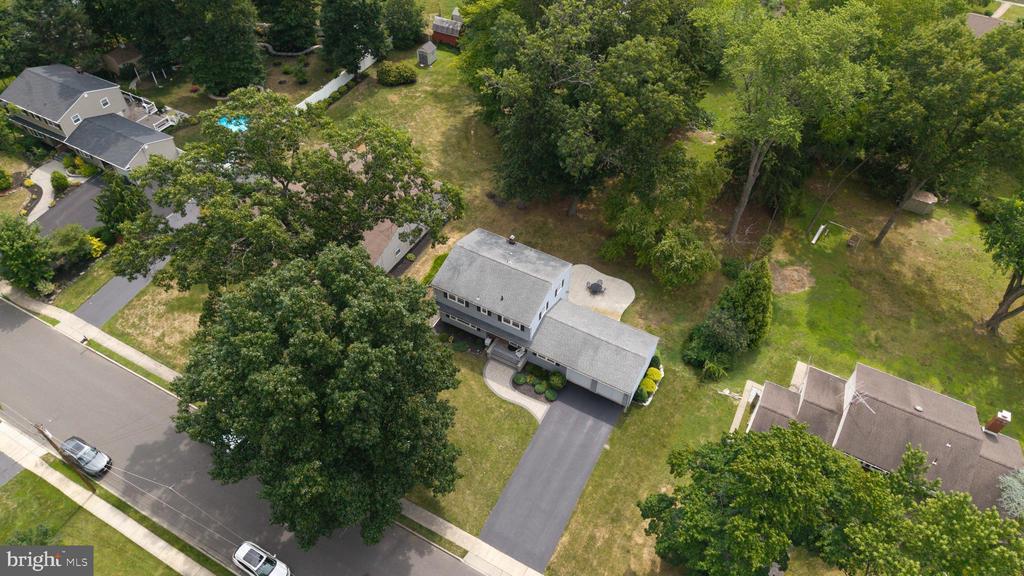 10 CORNWALL DRIVE