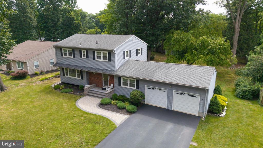 10 CORNWALL DRIVE