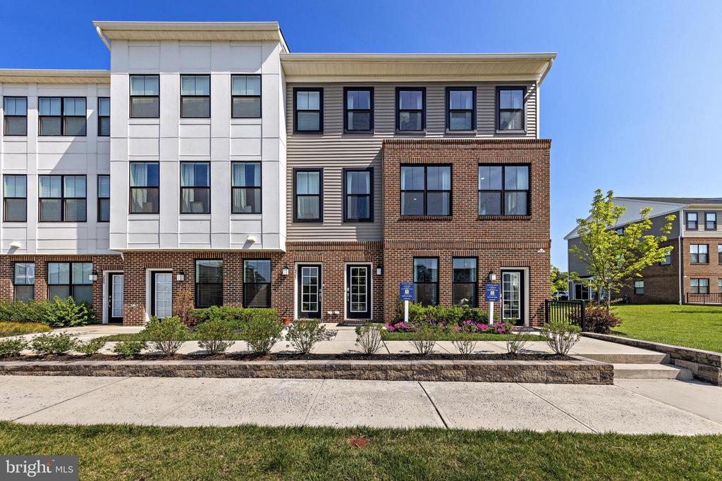 330 CORA BERGEN BLVD
