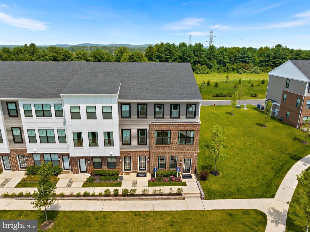 330 CORA BERGEN BLVD