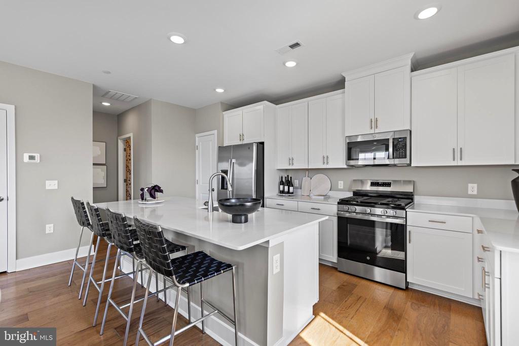 330 CORA BERGEN BLVD