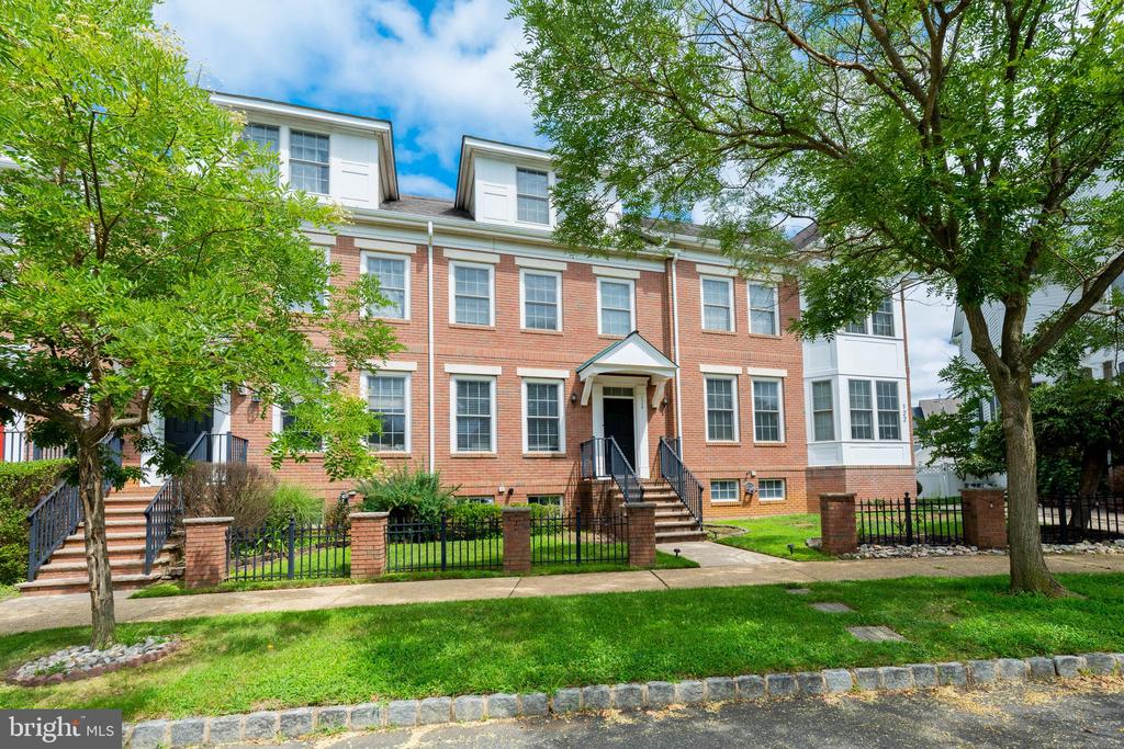124 BURNET CRES