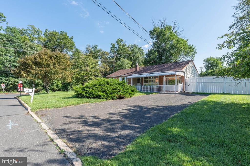 360 HOLLOWBROOK