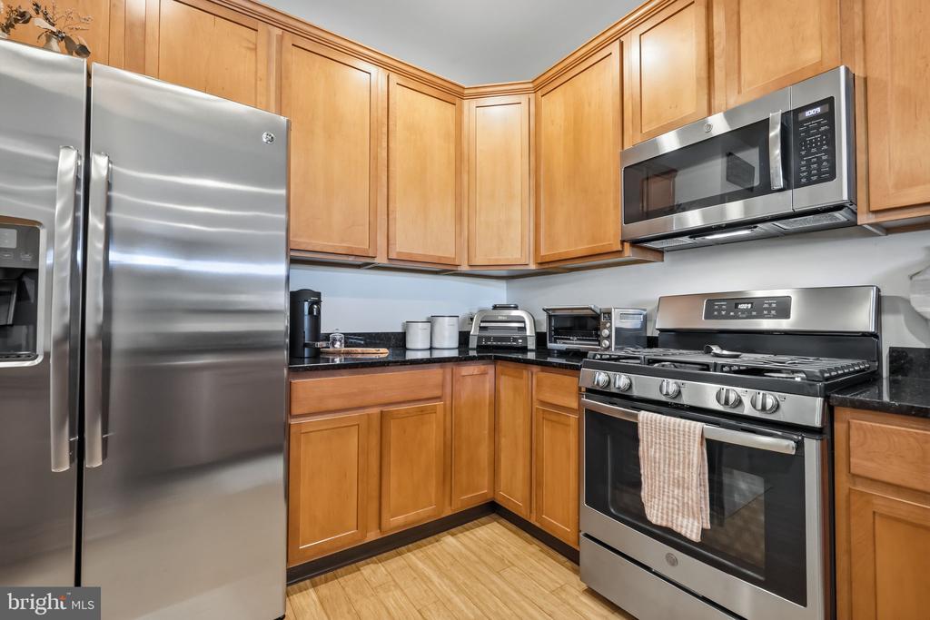 2360 RT-33 Unit: 208