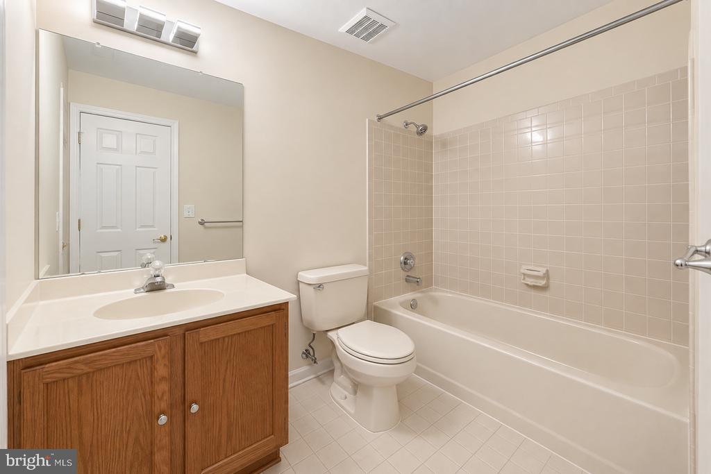 382 ANDOVER PLACE