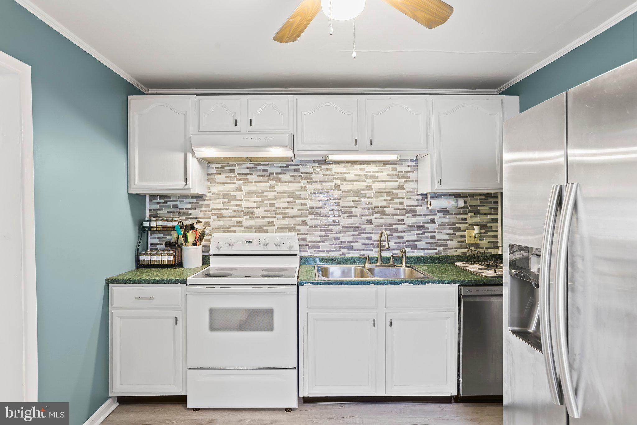412 Green Grove ROAD