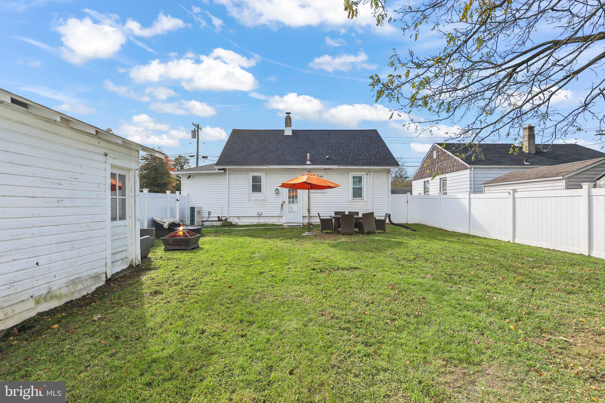 412 Green Grove ROAD