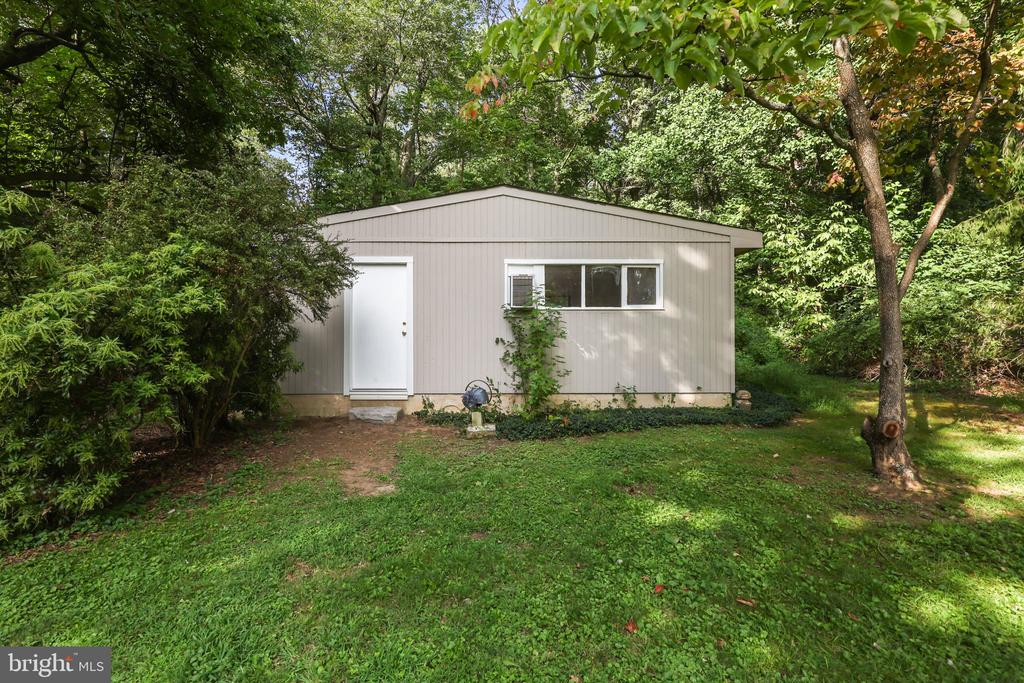 20 FARM LANE