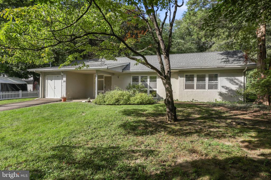 20 FARM LANE