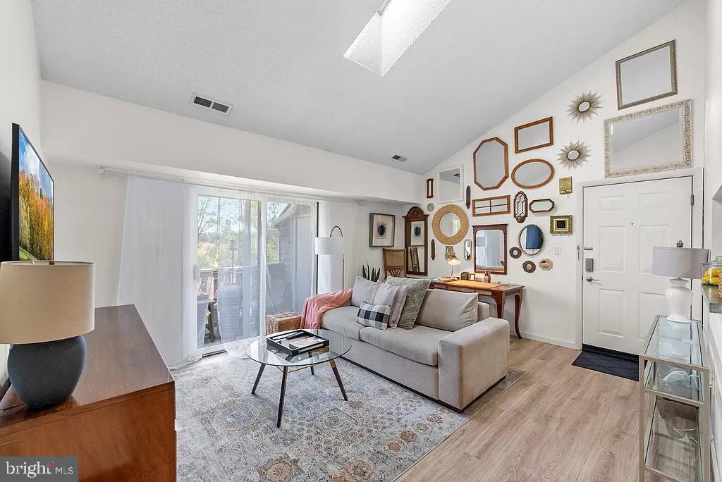 1218 Ravens Crest Dr E