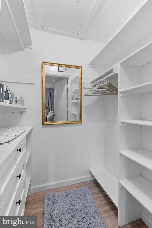 1218 Ravens Crest Dr E