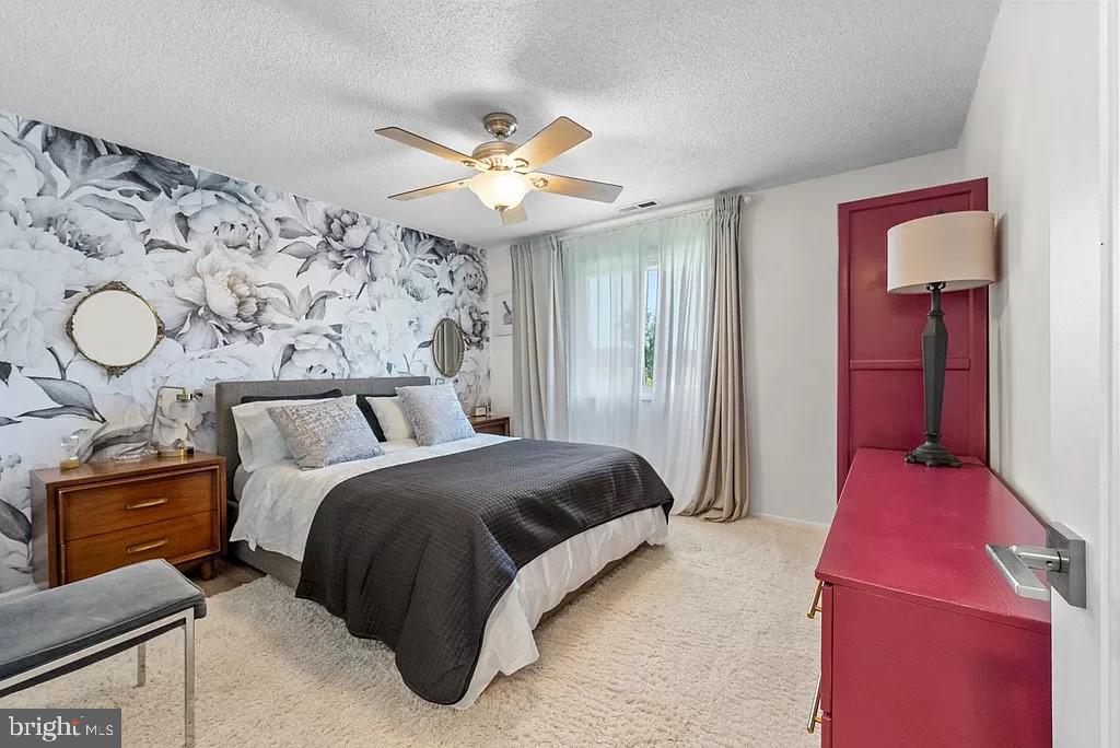 1218 Ravens Crest Dr E