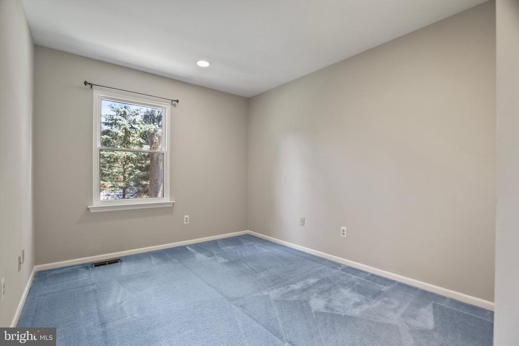 609 OLIVER COURT