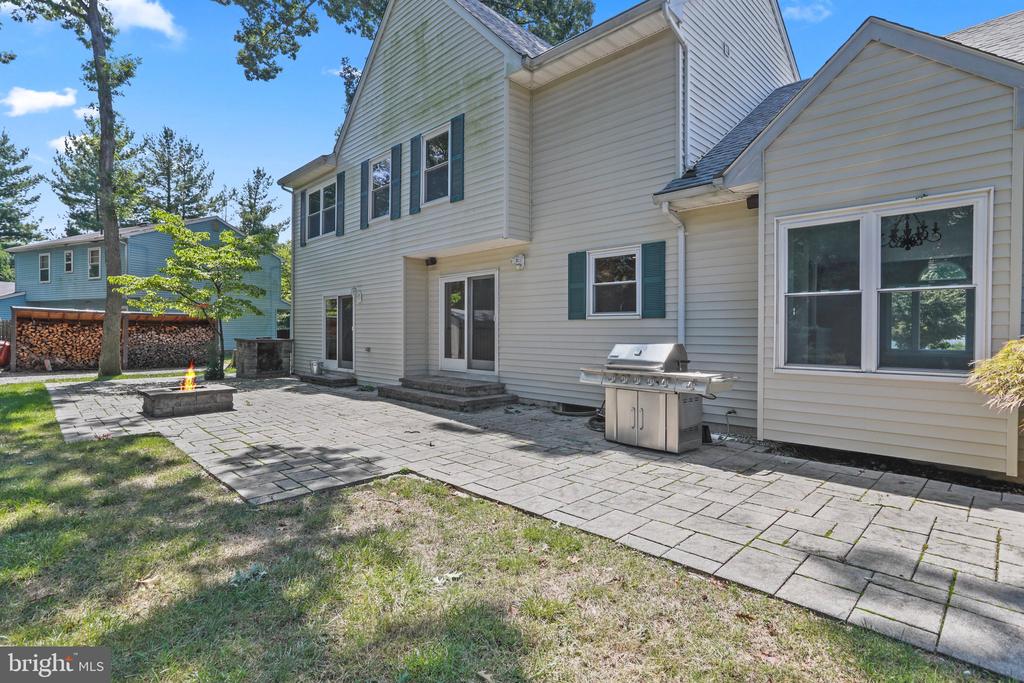 609 OLIVER COURT
