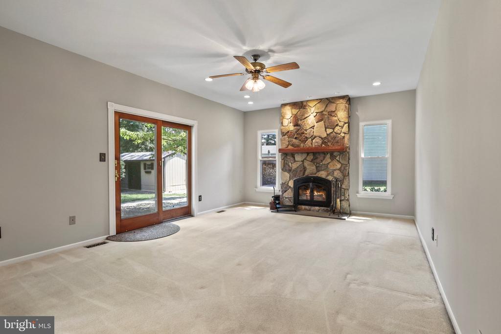609 OLIVER COURT
