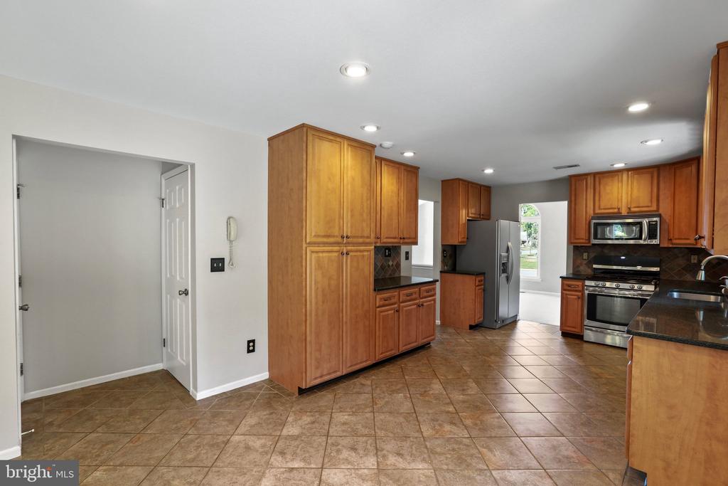 609 OLIVER COURT