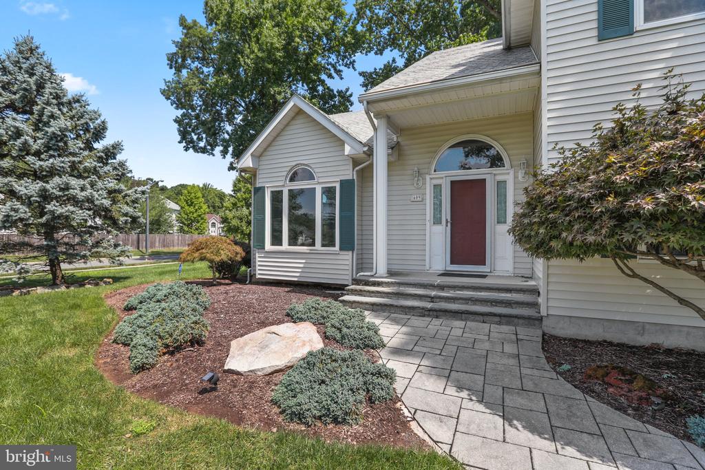609 OLIVER COURT