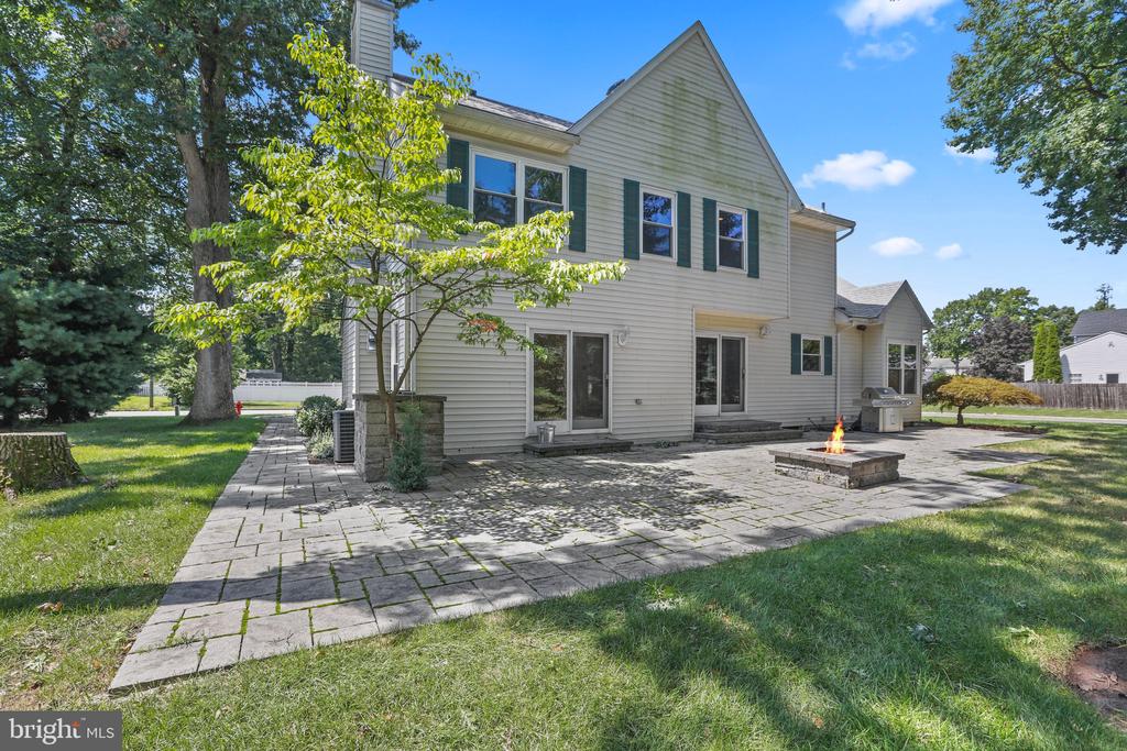 609 OLIVER COURT