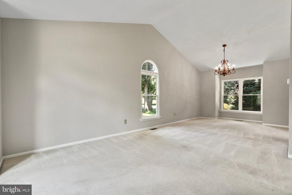 609 OLIVER COURT
