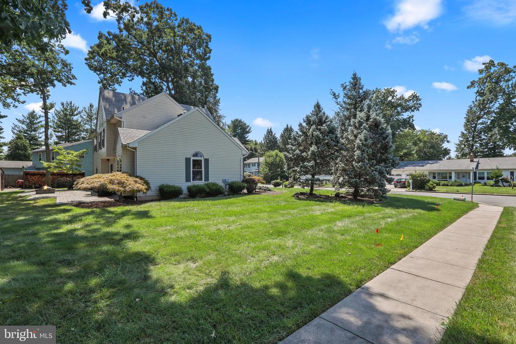 609 OLIVER COURT