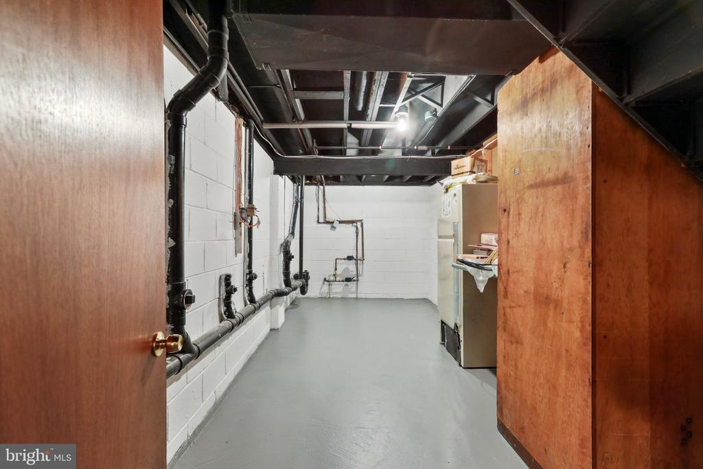 609 OLIVER COURT