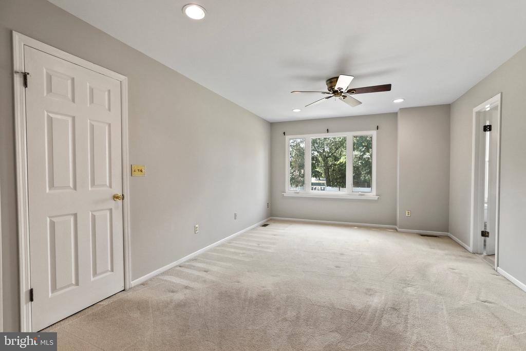 609 OLIVER COURT
