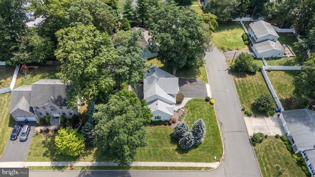 609 OLIVER COURT