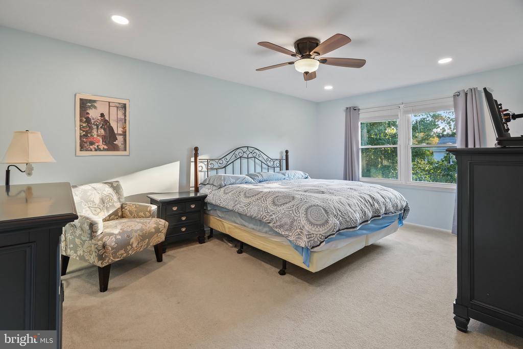 49 Liberty Dr