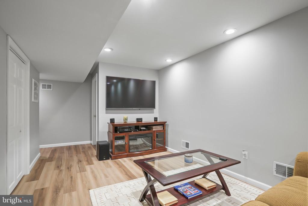 32 9th Street