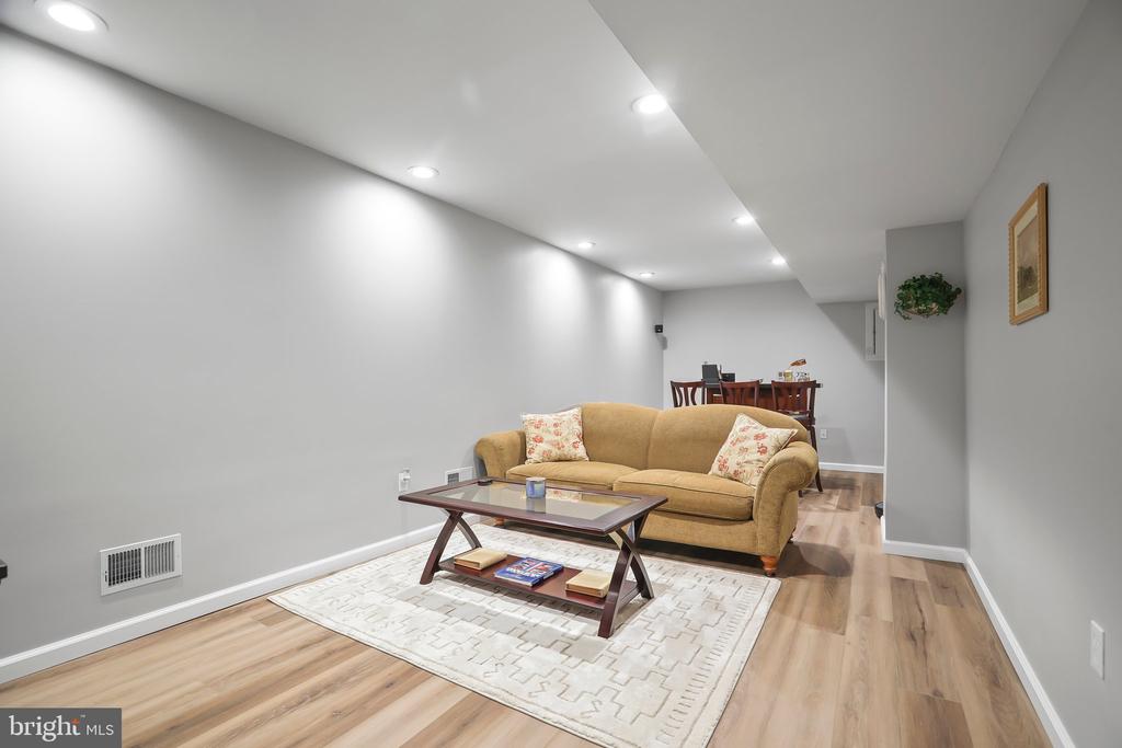 32 9th Street