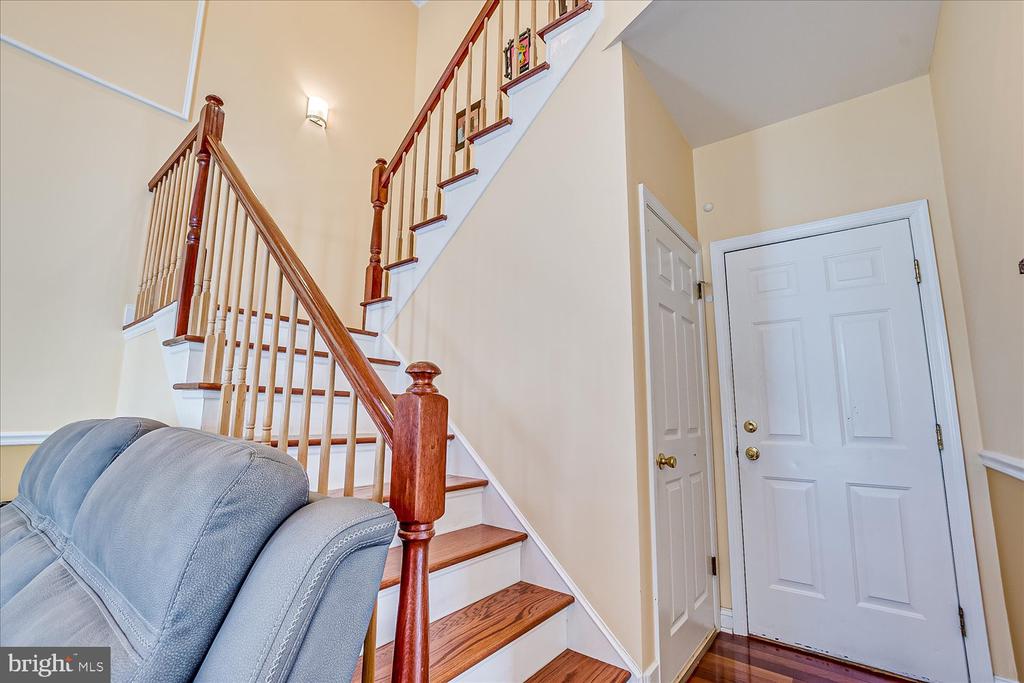 9 Marion Dr