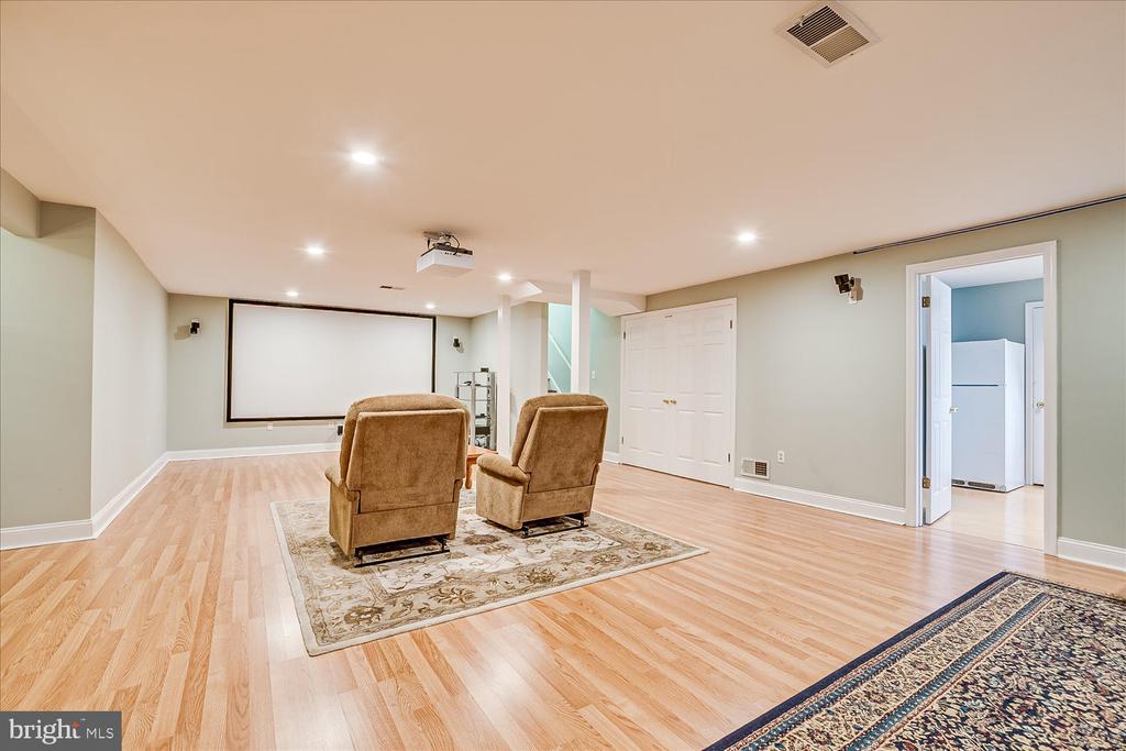 9 Marion Dr