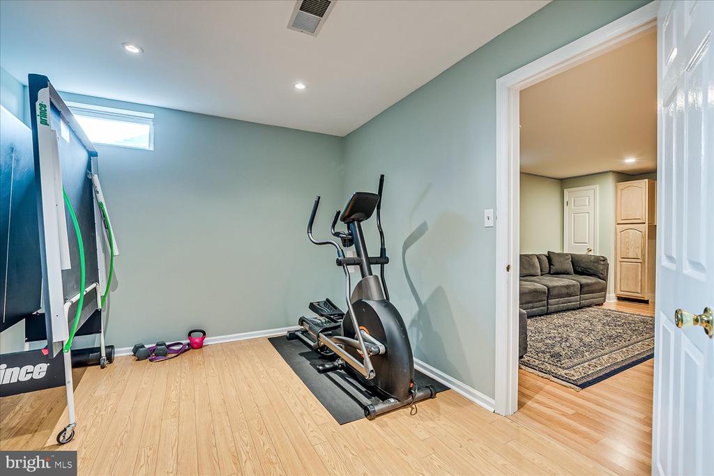 9 Marion Dr