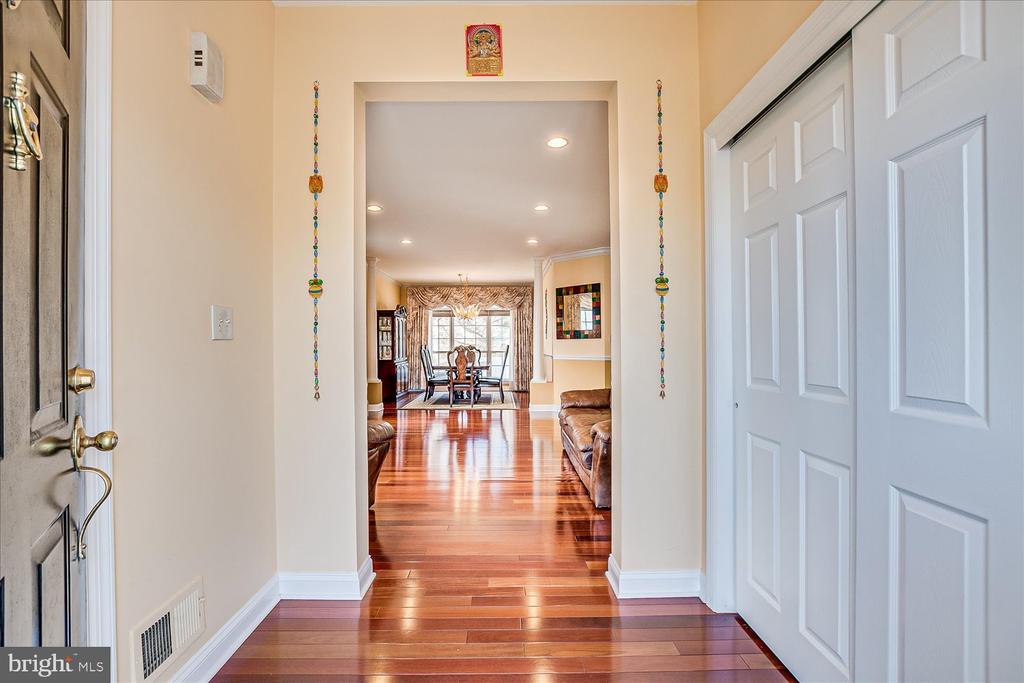 9 Marion Dr