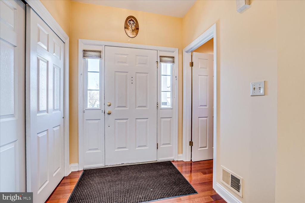 9 Marion Dr