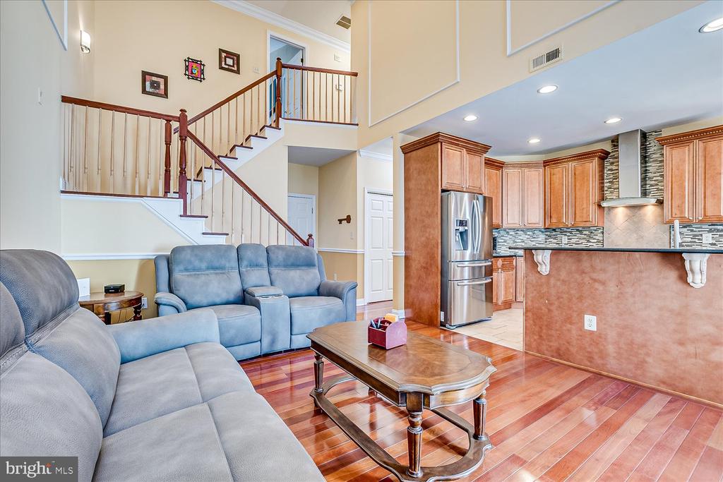 9 Marion Dr