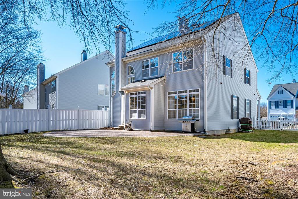 9 Marion Dr