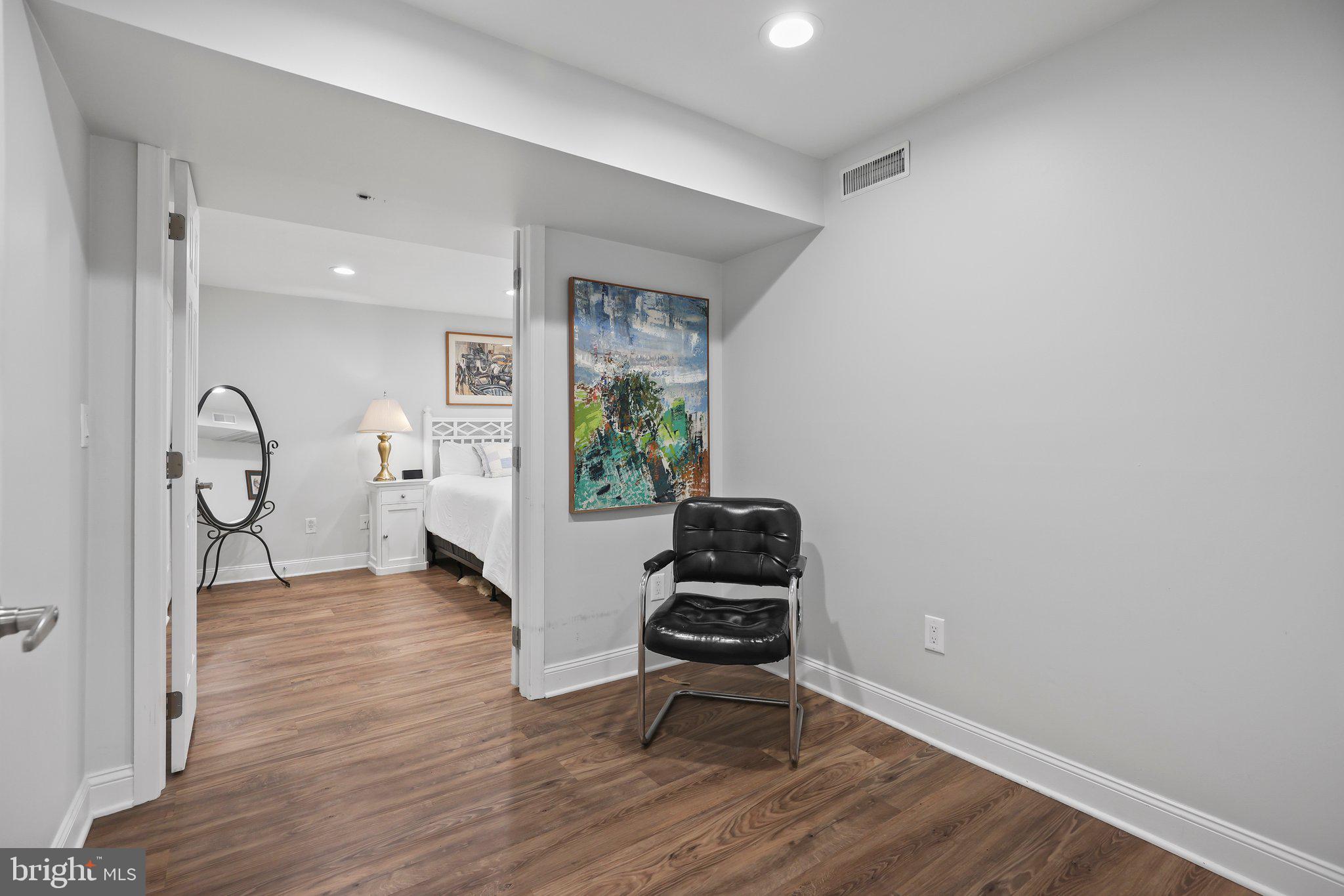 16 Clinton Ct