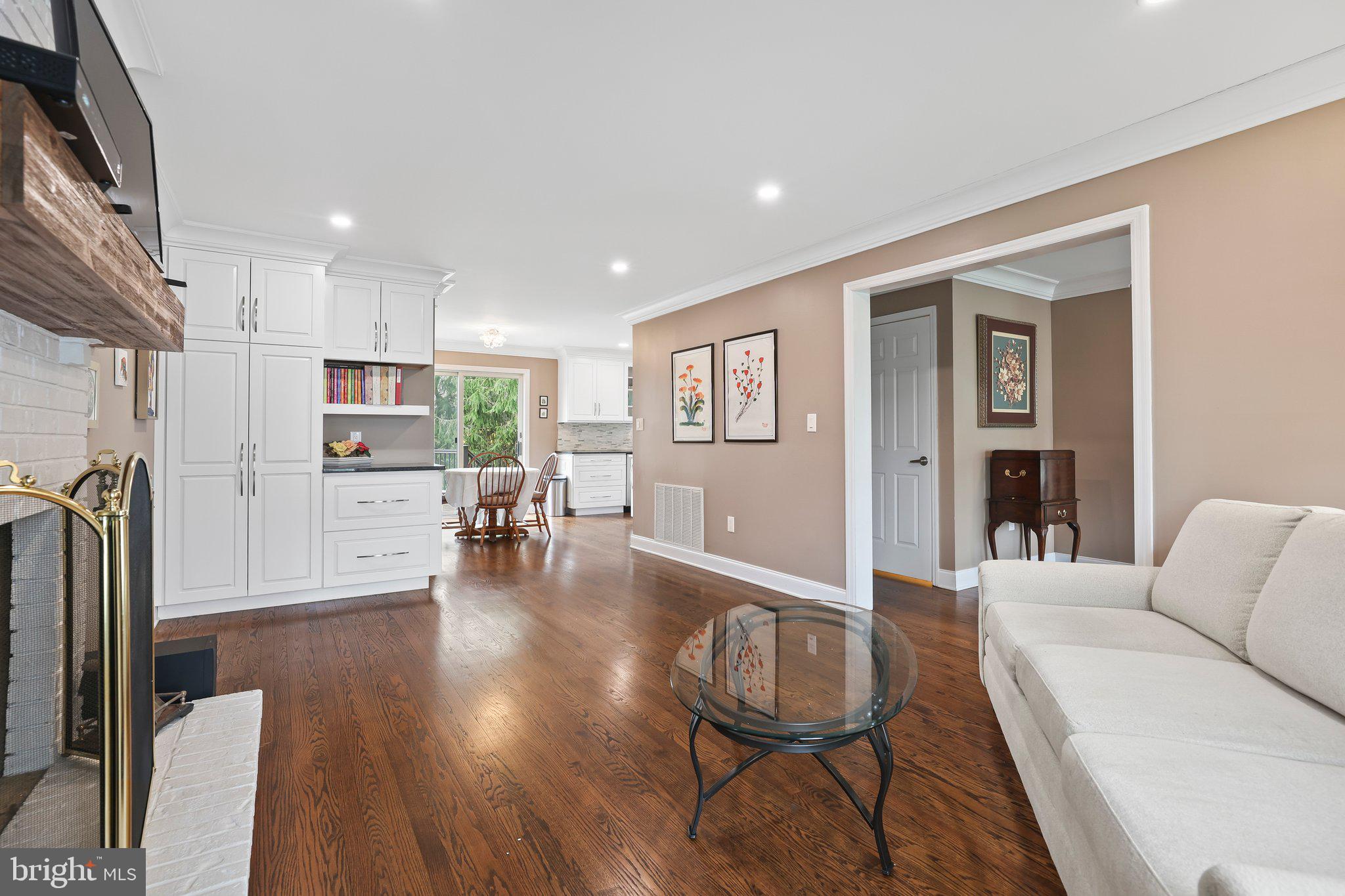 16 Clinton Ct