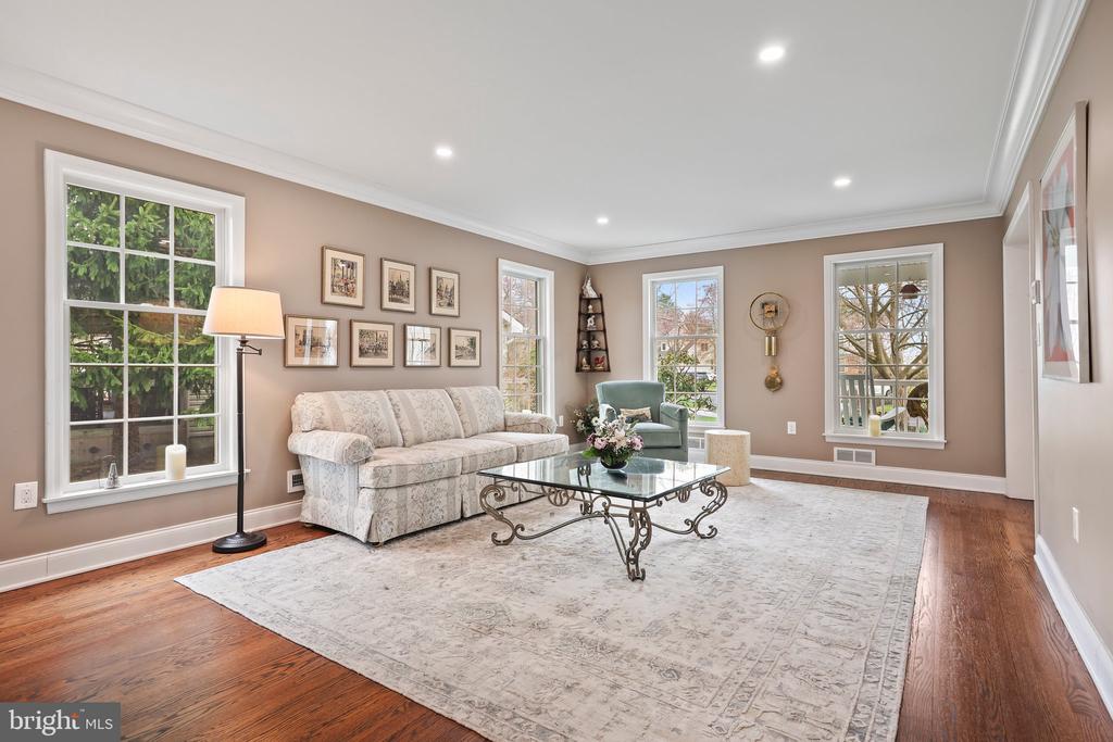 16 Clinton Ct