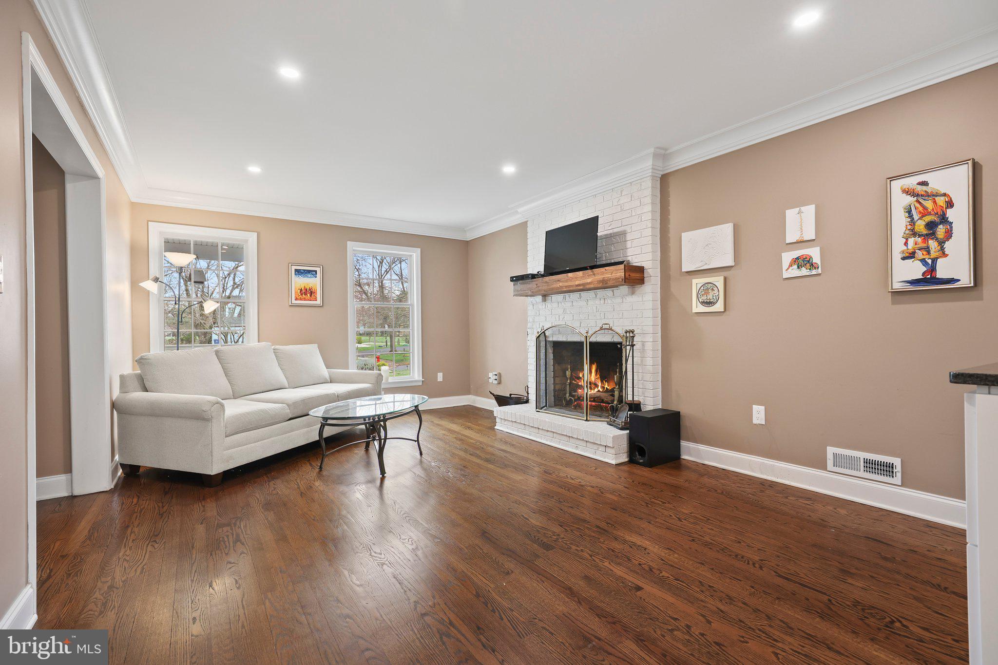 16 Clinton Ct