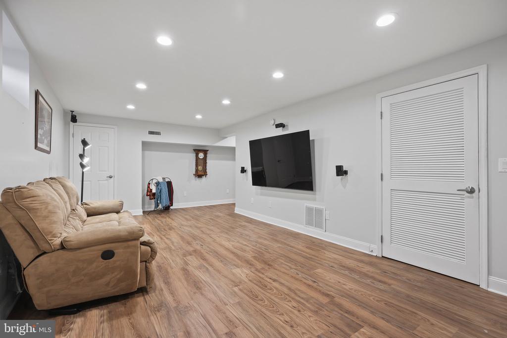 16 Clinton Ct