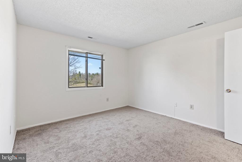 1915 Aspen Dr
