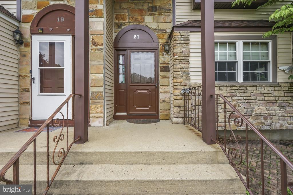 21 JEREMY DRIVE