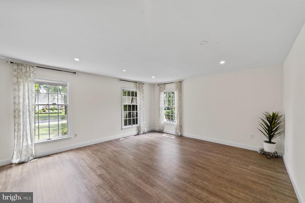 65 WEXFORD DRIVE